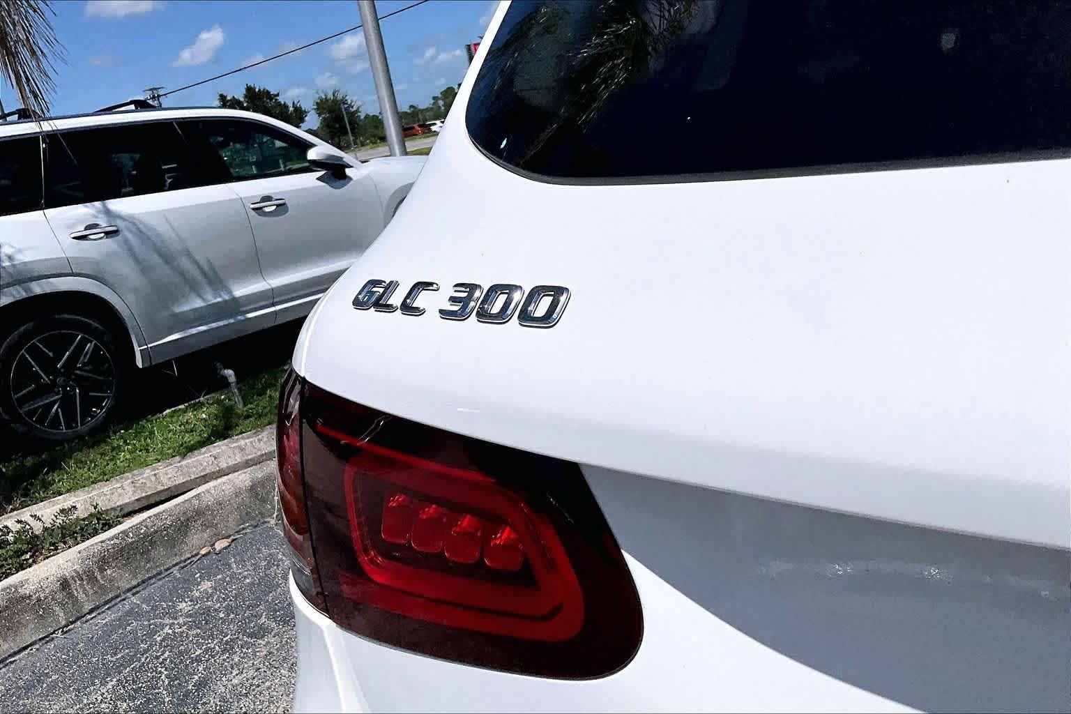 Used 2021 Polar White Mercedes-Benz GLC 300 image 10