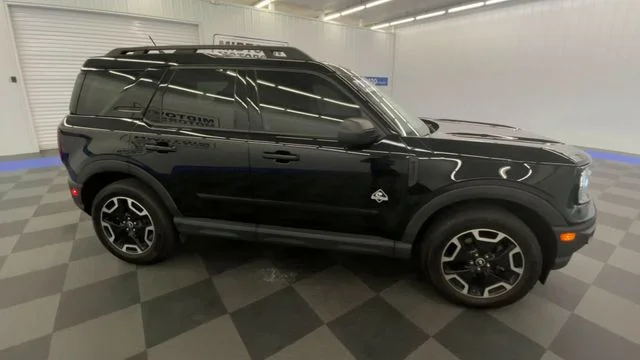 Used 2022 Shadow Black Ford Outer Banks 4X4 image 9