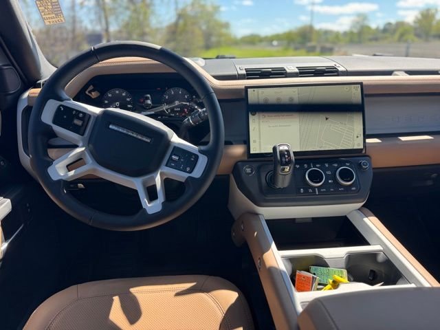 New 2026 Santorini Black Land Rover S image 13