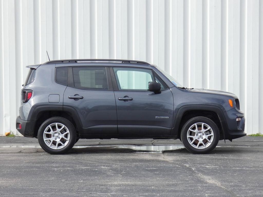 Used 2022 Jeep Renegade Latitude with VIN ZACNJDB12NPN61430 for sale in Kansas City