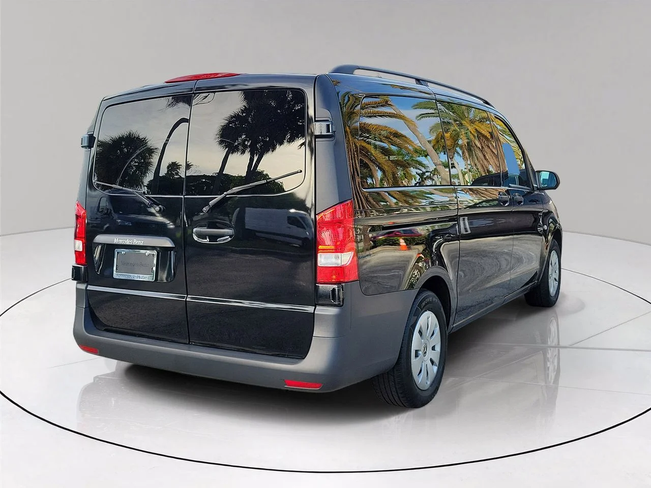 Used 2023 Black Mercedes-Benz Passenger image 4