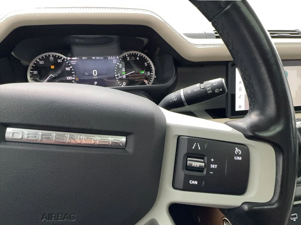 Used 2023 White Land Rover S image 38