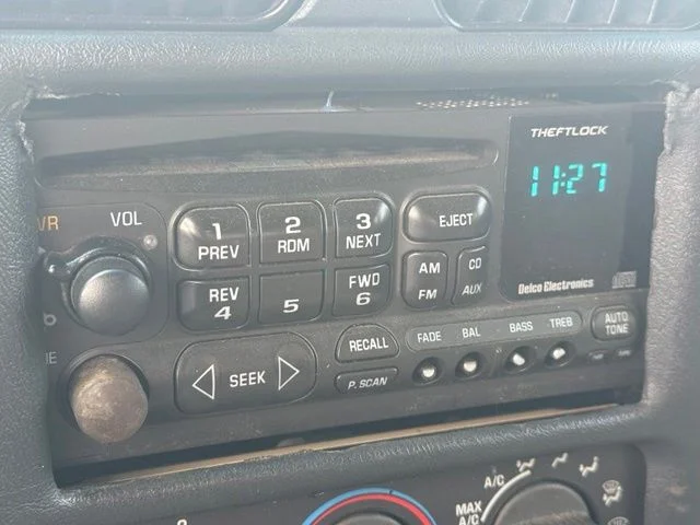 Used 2001 Gray Chevrolet LS image 3