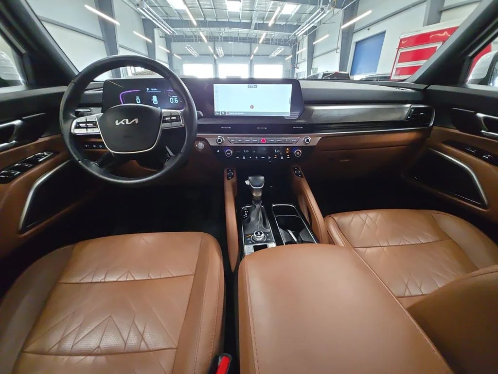 Used 2024 White Kia EX X-Line image 21