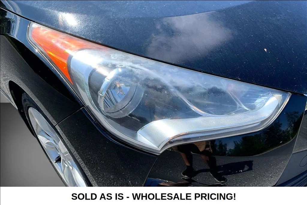 Used 2012 Black Hyundai Base image 31