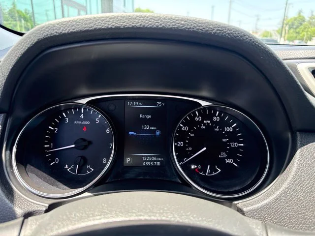 Used 2016 White Nissan S image 20