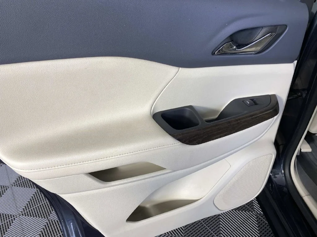Used 2021 Hunter Green GMC Denali image 30