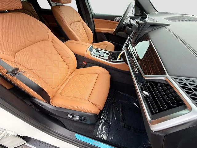New 2026 Alpine White BMW xDrive40i image 15