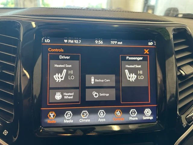 Used 2019 Gray Jeep Limited image 30
