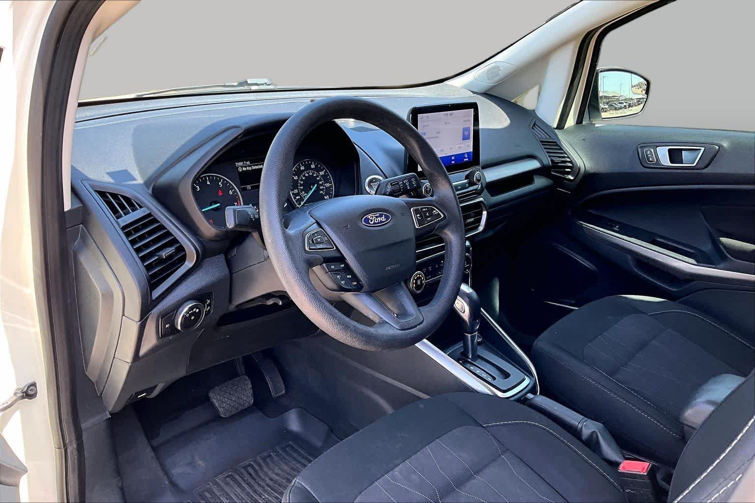 Used 2021 Diamond White Ford SE image 17