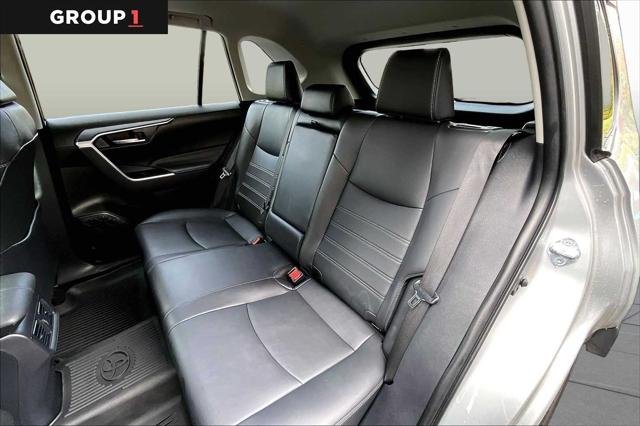 Certified Used 2025 SILVER SKY METALLIC Toyota  image 21