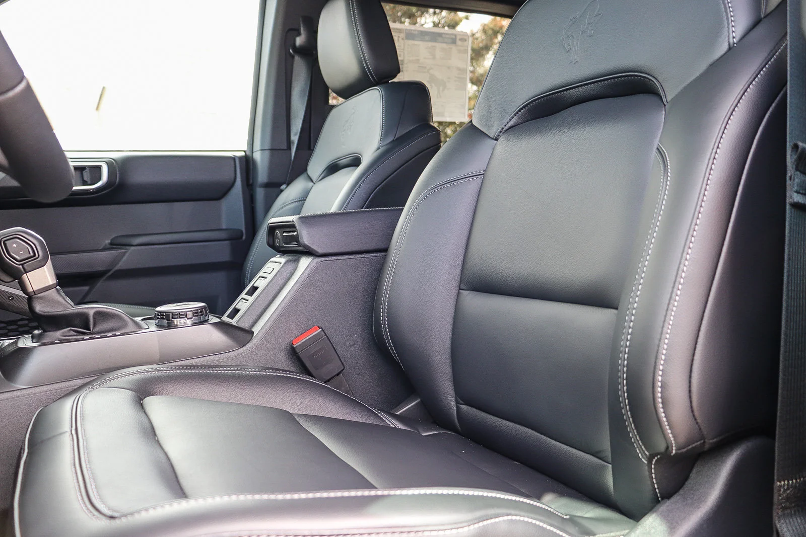 New 2026 Shadow Black Ford Outer Banks® image 25