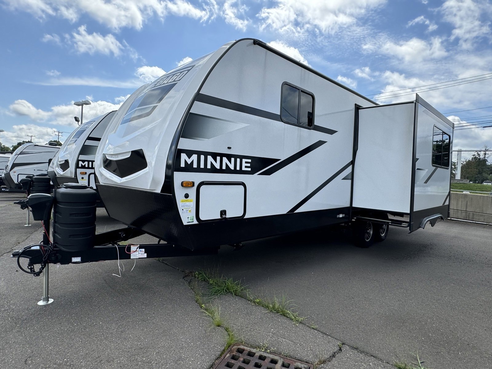 New 2024 Winnebago Minnie 2529RG Travel Trailer in Bristol #RV1044