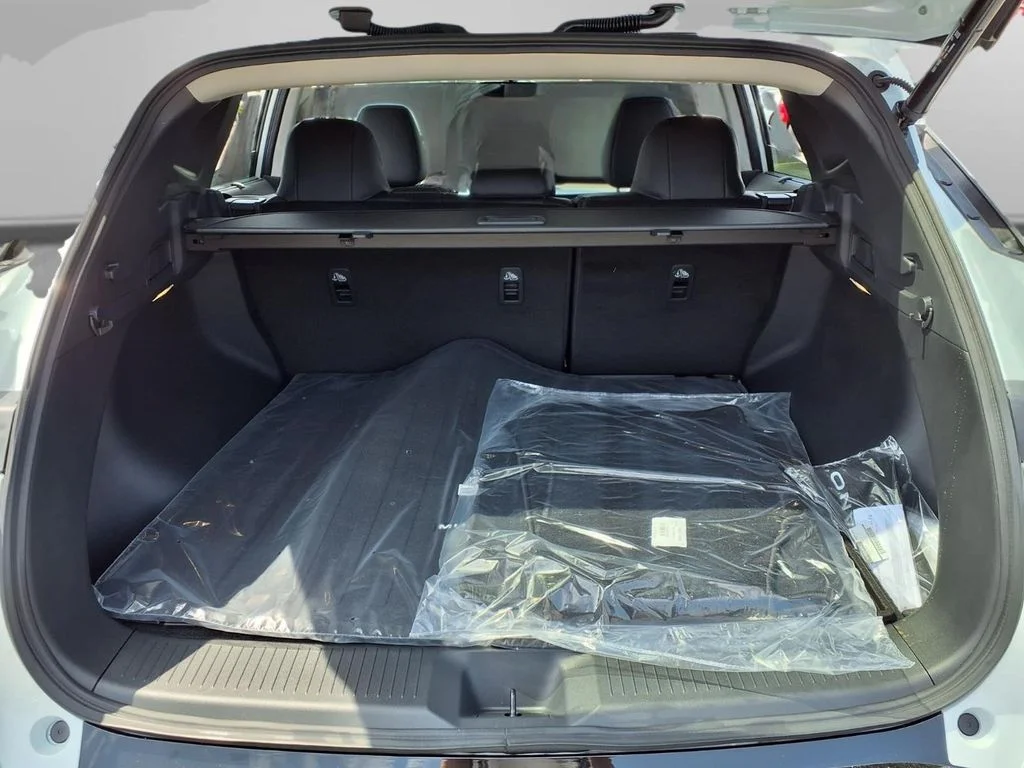 New 2026 Everest White Pearl TriCoat Nissan Platinum image 26