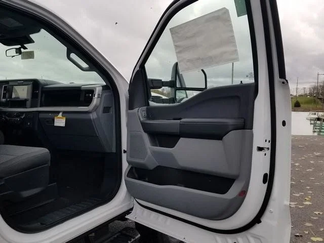New 2026 Oxford White Ford F-250® XL image 13