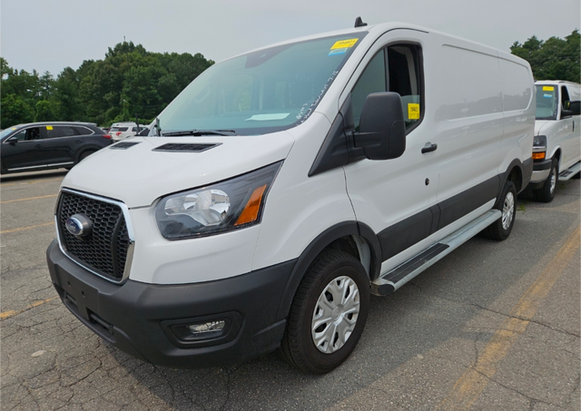 Used 2025 Oxford White Ford Base image 3