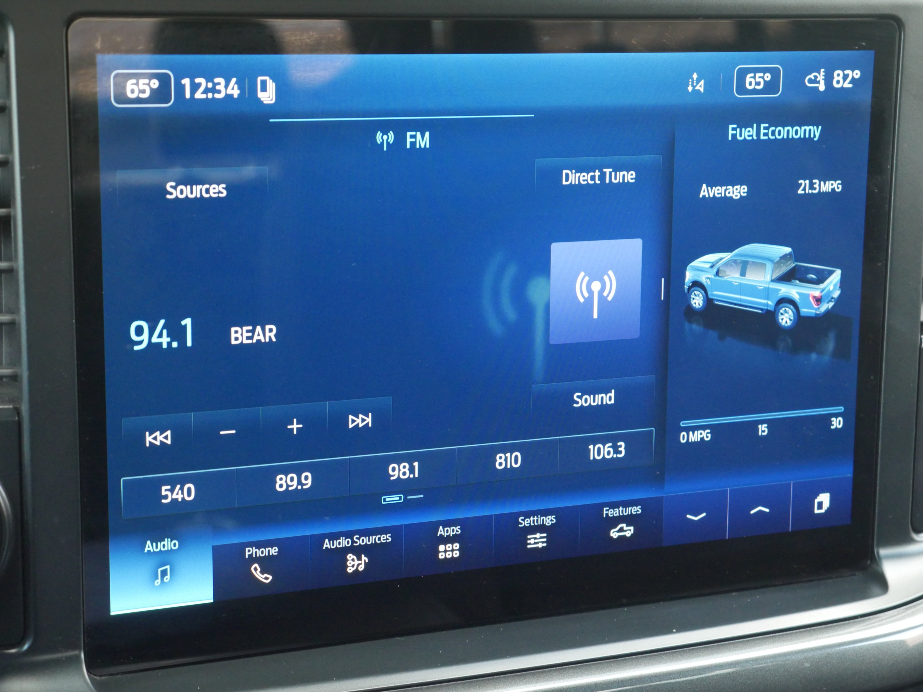 Used 2022 Oxford White Ford XLT image 11