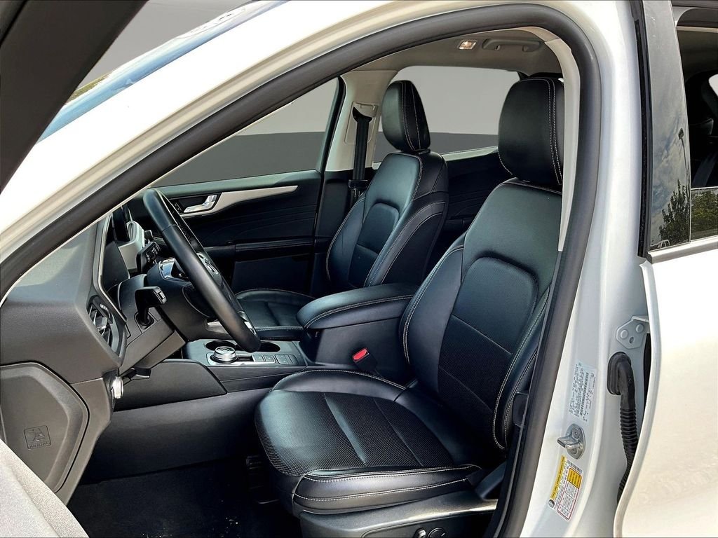 Used 2022 White Ford SEL image 24