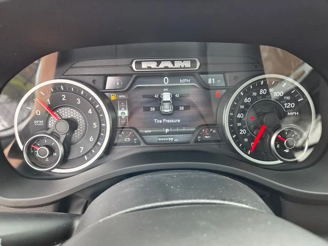 New 2026 Bright White Clear-Coat Exterior Paint RAM Laramie image 34
