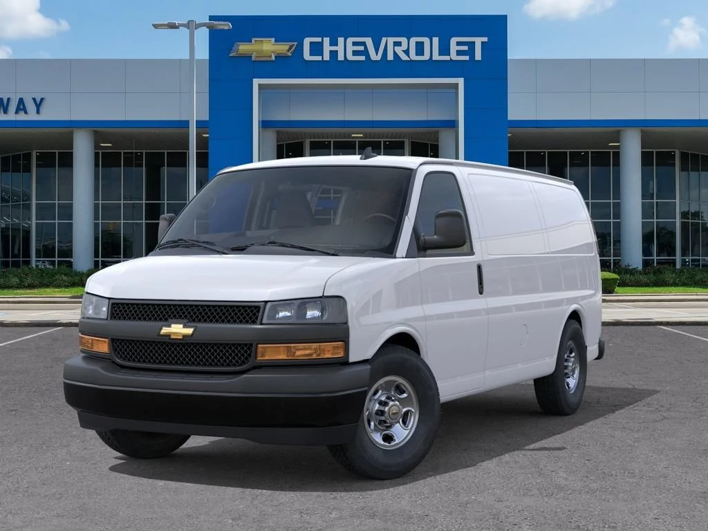 New 2025 Summit White Chevrolet WT image 6