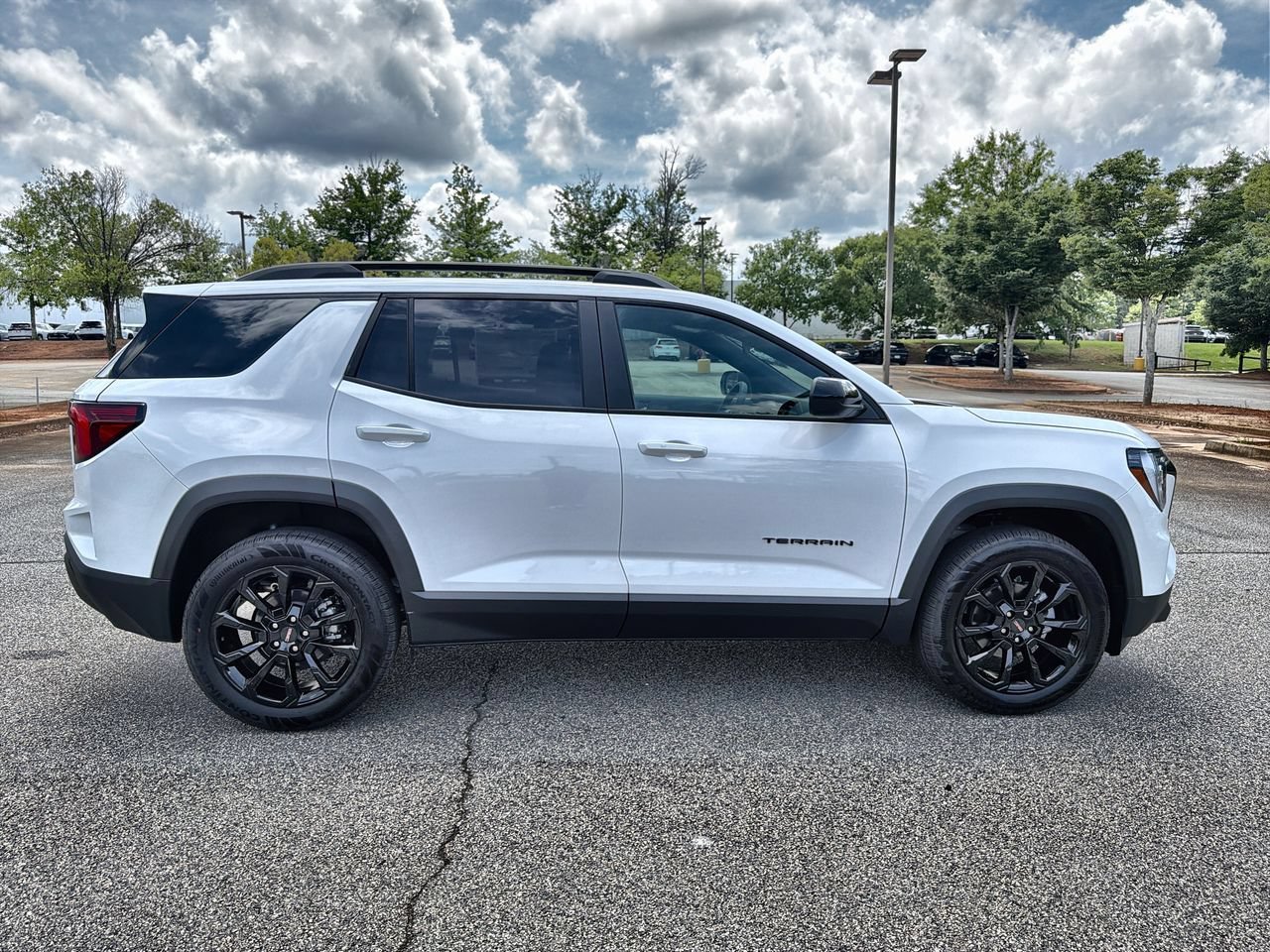 New 2026 Summit White GMC Elevation image 9