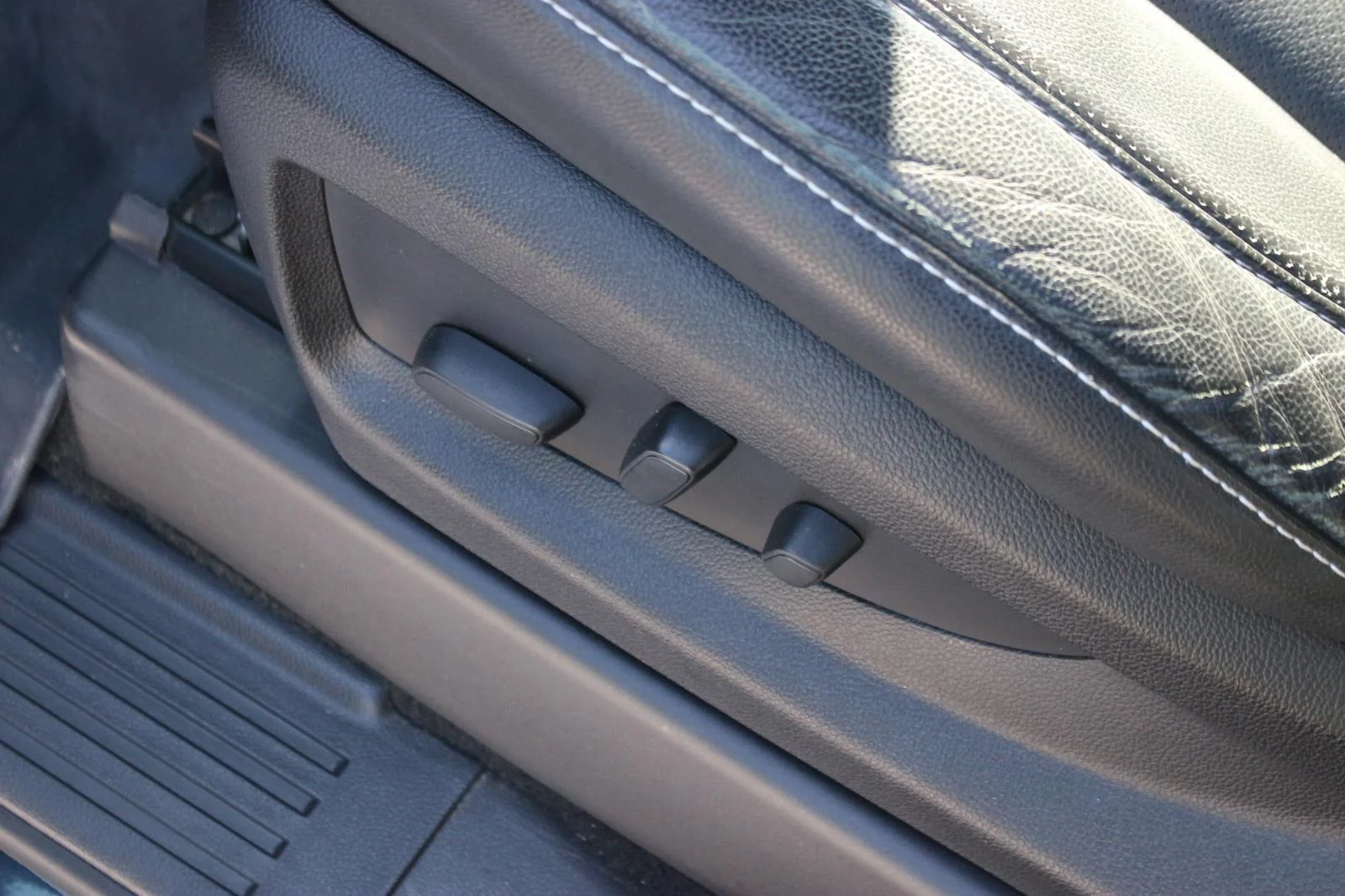 Used 2018 GRAPHITE METALLIC Chevrolet LTZ image 18