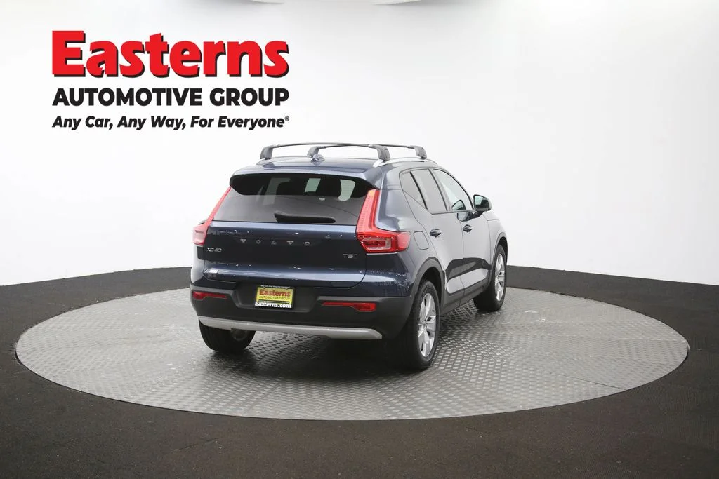 Used 2021 Gray Volvo Momentum image 40