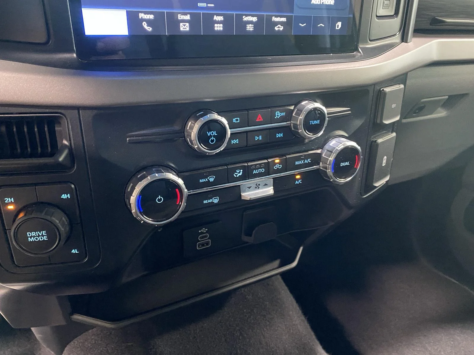 Used 2025 Agate Black Ford XLT image 13