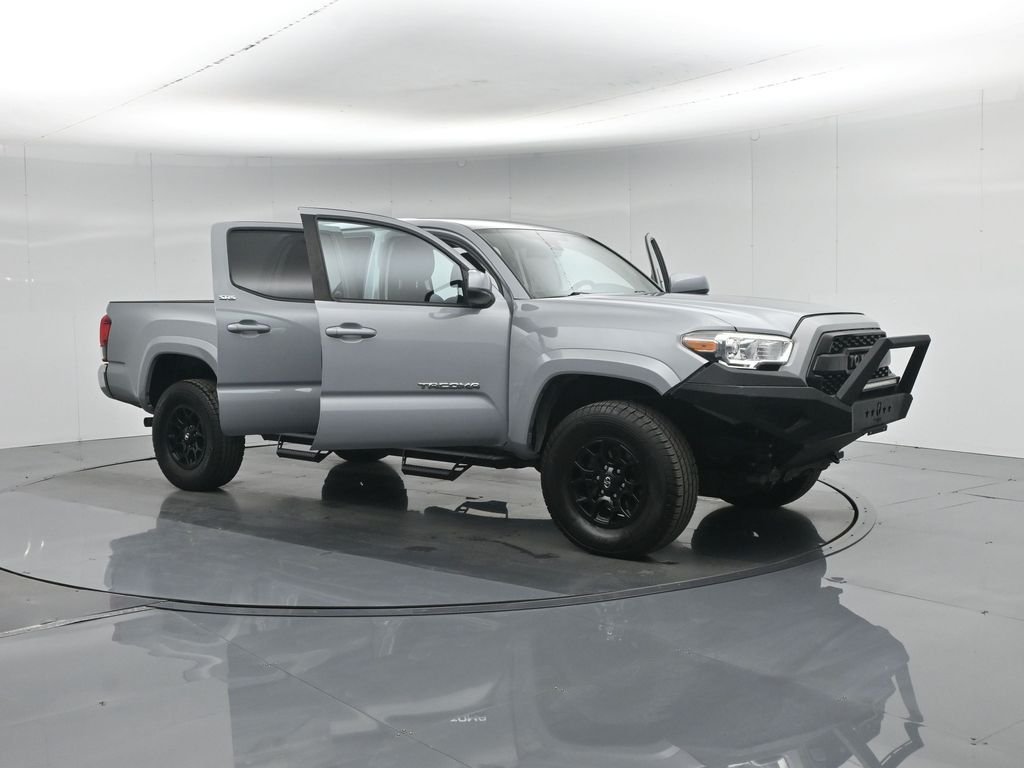 Used 2019 Gray Toyota SR5 image 33