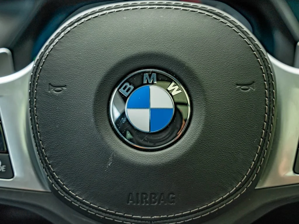 Used 2023 Frozen Brilliant White Metallic BMW M50i image 22