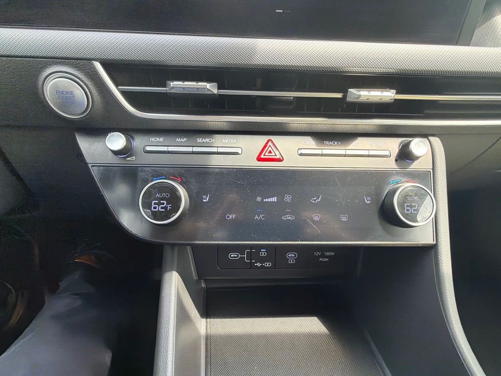 Used 2025 Silver Hyundai SEL image 19