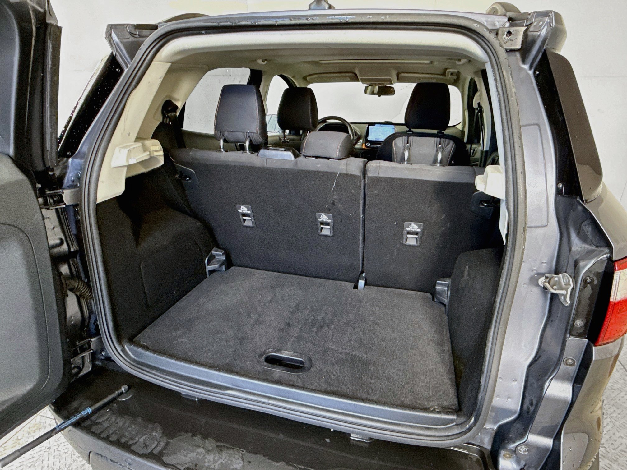 Used 2022 Smoke Metallic Ford SE image 26