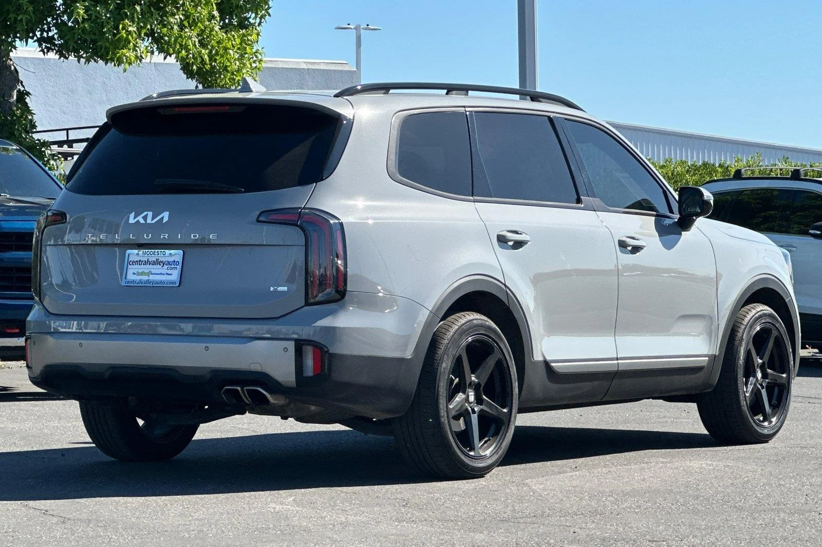 Used 2023 Wolf Gray Kia SX-Prestige X-Line image 4