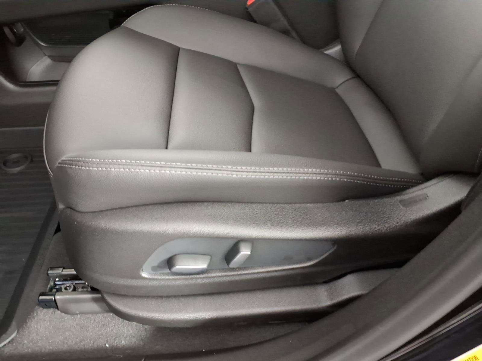 2026 Cadillac XT5 Luxury - Photo 12