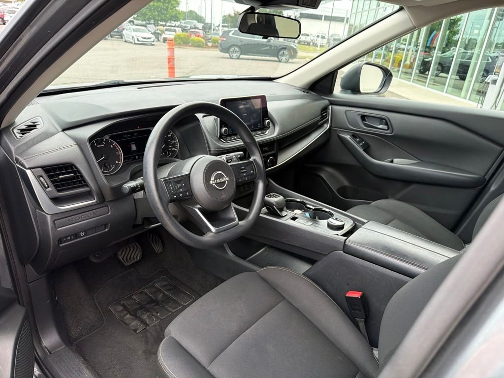 Used 2024 Gray Nissan S image 17