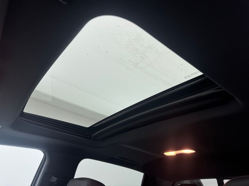 Used 2025 Summit White Chevrolet Z71 image 5