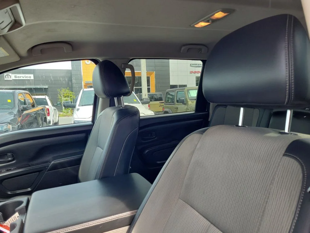 Used 2020 White Nissan S image 23