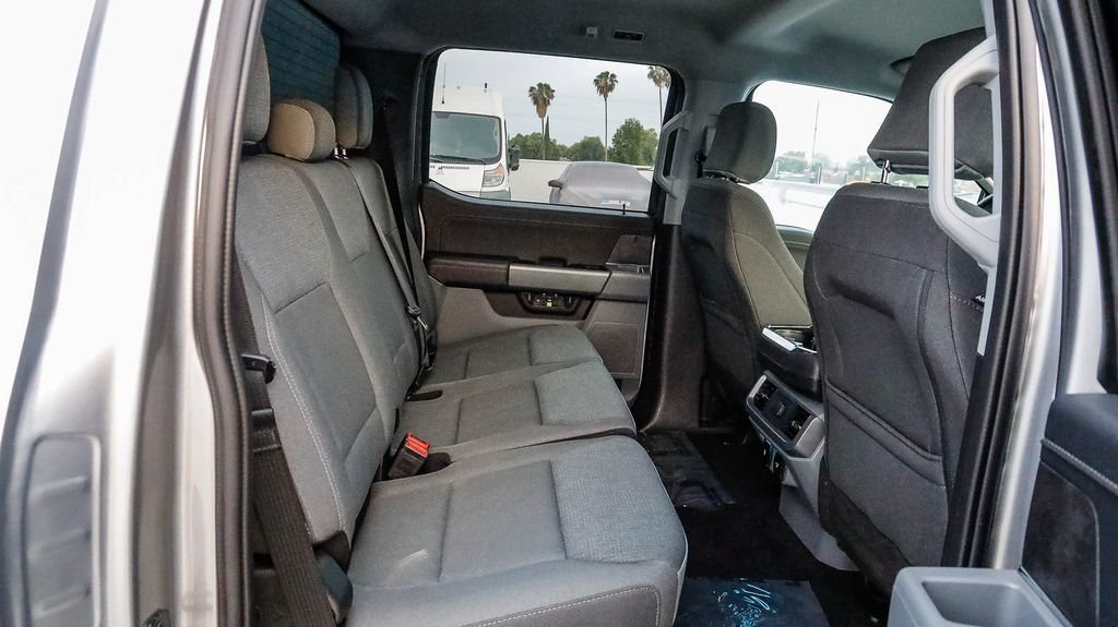 Used 2025 Silver Metallic Ford XLT image 19