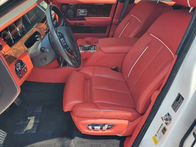 Used 2019 White Rolls-Royce Base image 26