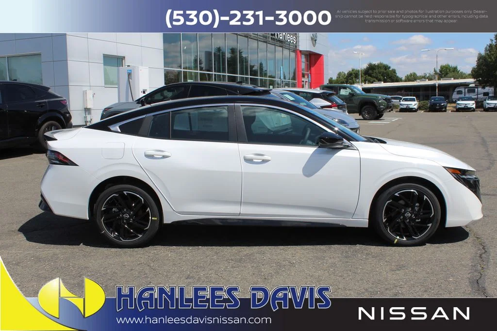 New 2026 Aspen White TriCoat / Super Black Two-tone Nissan SR image 6