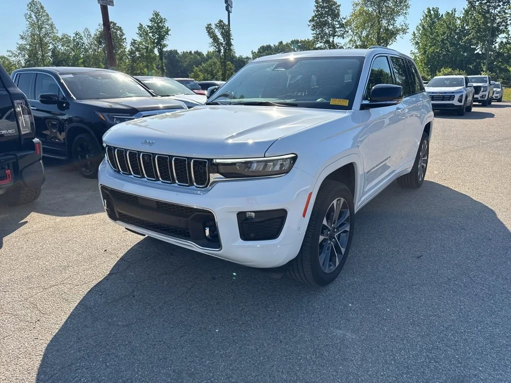 2025 Jeep Grand Cherokee Overland 4x4's photo