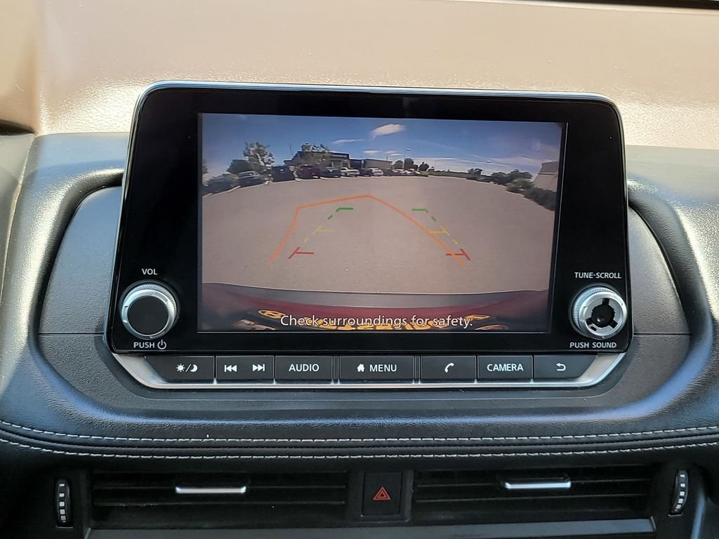 Used 2021 Red Nissan S image 18