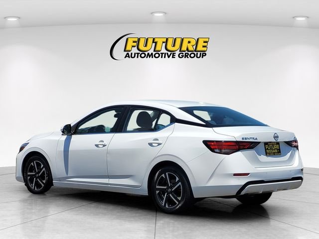 Used 2024 White Nissan SV image 7