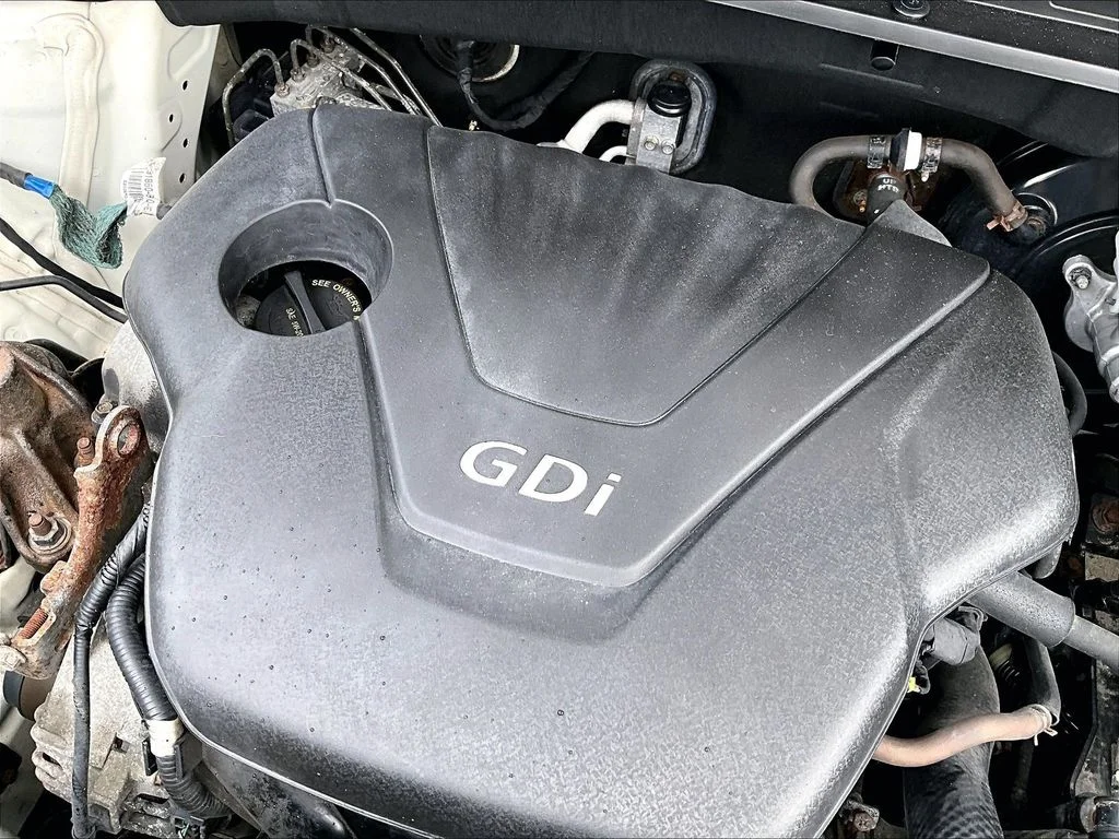 Used 2016 White Kia Base image 35