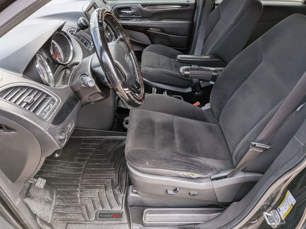 Used 2019 Black Dodge SE image 11