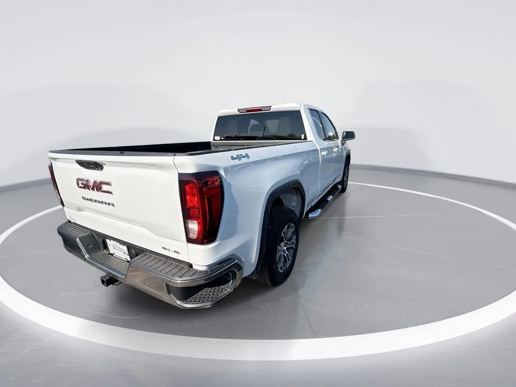 New 2026 Summit White GMC SLE image 8