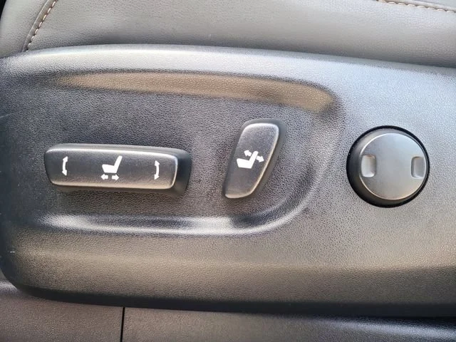 Used 2023 Gray Lexus GX 460 Premium image 22