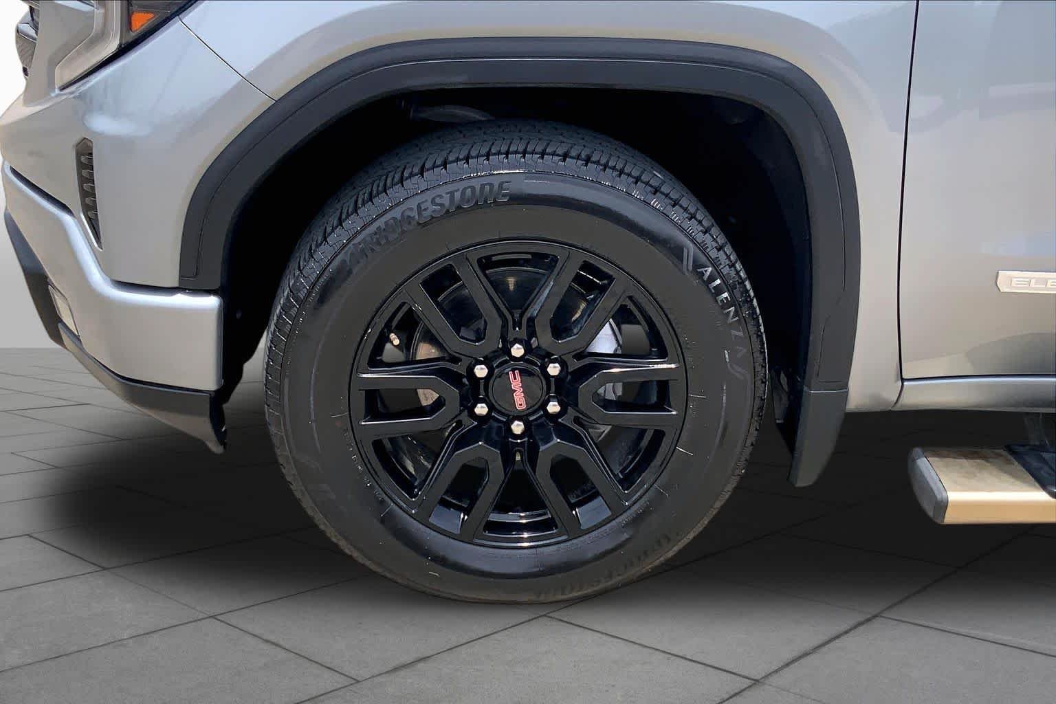 Used 2023 Sterling Metallic GMC Elevation image 11