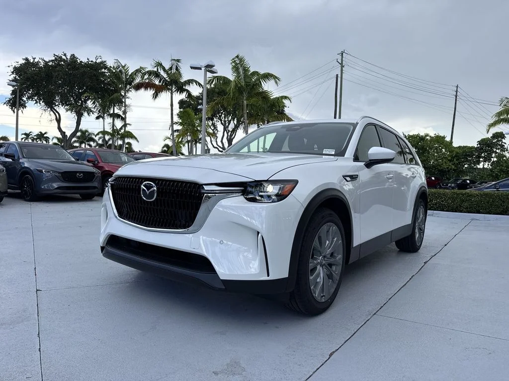 New 2026 White Mazda 3.3 Turbo Preferred AWD image 31