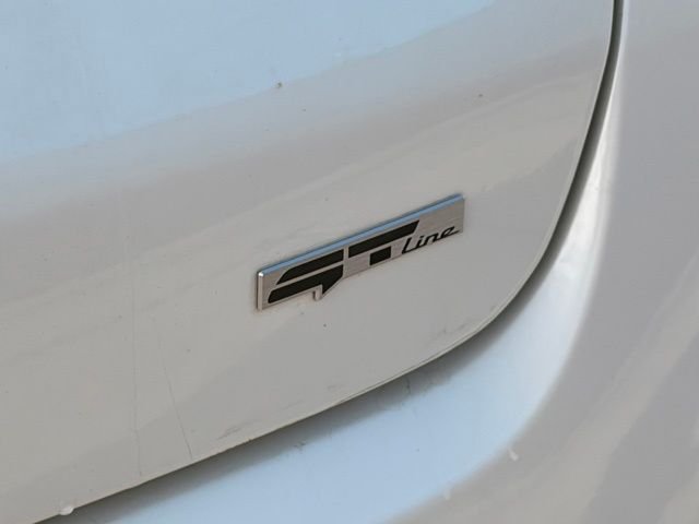 Used 2024 Snow White Pearl Kia GT-Line image 7